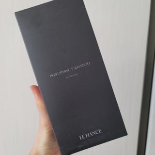르핸스 퍼포밍 5 샴푸 비반트 포렛/베티버 포그 — 5점을 준 리뷰어가 2022년 12월 올린 사용 사진