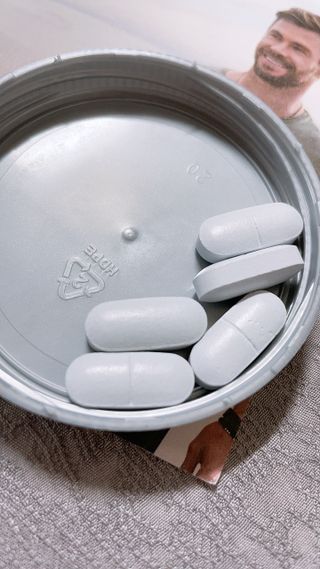 Swisse 스위스 헤어스킨네일 100정 — 4점을 준 리뷰어가 2021년 9월 올린 사용 사진