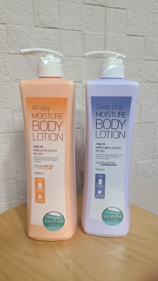 [과일나라] 바세린 모이스처 바디로션 1000ml 2종 — 5점을 준 리뷰어가 2021년 10월 올린 사용 사진