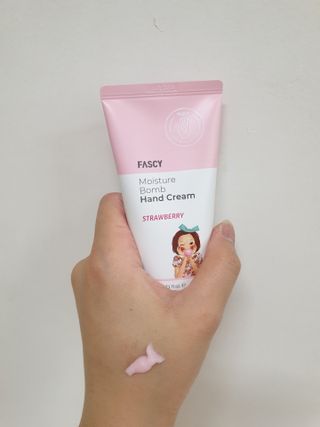 파시 FASCY 高保湿ハンドクリーム40ml+80ml セット — 5점을 준 리뷰어가 2021년 6월 올린 사용 사진