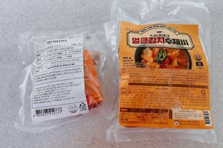 [푸딩팩토리] 얼큰김치수제비 350g  / 우삼겹 김치찌개 185g — 5점을 준 리뷰어가 2022년 10월 올린 사용 사진