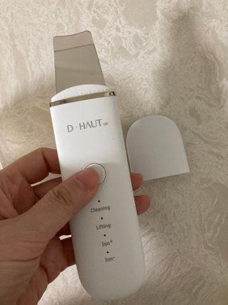 디하우트 랩 4 in 1 갈바닉 아쿠아 워터 필링기 스킨스크러버 — 5점을 준 리뷰어가 2021년 11월 올린 사용 사진