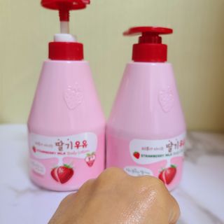 [과일나라] 피부가 마시는 딸기우유 바디클렌저&바디로션 — 5점을 준 리뷰어가 2022년 2월 올린 사용 사진