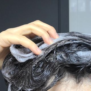 닥터시드 페퍼민트 앤 레몬 비건 비듬케어 쿨 탈모 샴푸 (1000ml) — 5점을 준 리뷰어가 2024년 2월 올린 사용 사진