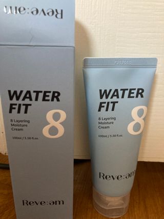 나우_ [리브엠]피부 속부터 겹겹이, 촘촘하게! 워터핏8중 수분착붙 크림 — 4점을 준 리뷰어가 2025년 1월 올린 사용 사진
