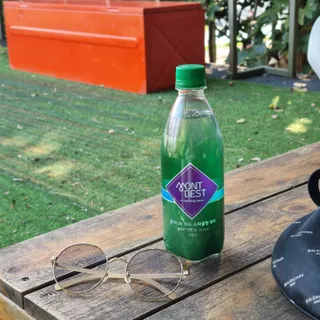 몽베스트 Montbest with Sparkling water Plain 20병 — 5점을 준 리뷰어가 2022년 10월 올린 사용 사진