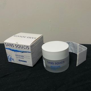 산수시 아쿠아 베네핏 24h 수부지 물광 속건조 수분크림 50ml — 5점을 준 리뷰어가 2021년 6월 올린 사용 사진