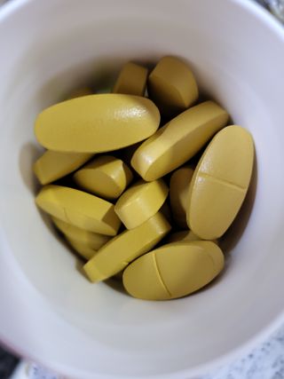 Swisse 스위스 고함량 밀크씨슬 35,000mg 60정 — 5점을 준 리뷰어가 2021년 11월 올린 사용 사진