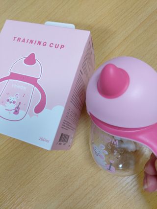 유비맘 트라이탄 코니빨대컵_컬러 랜덤 발송 — 5점을 준 리뷰어가 2021년 3월 올린 사용 사진