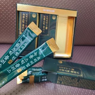 서울약사신협_프리미엄 진 녹용스틱 플러스10g x 30포 — 5점을 준 리뷰어가 2021년 8월 올린 사용 사진