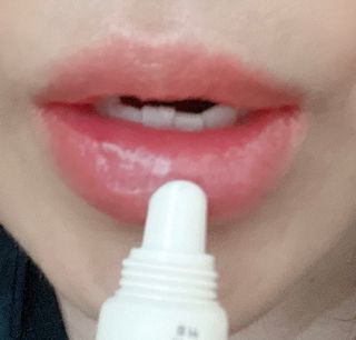 [후르디아] 올리브영 착한보습 비건 립버터 2종 — 5점을 준 리뷰어가 2023년 1월 올린 사용 사진