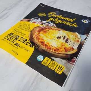 [푸딩팩토리] 10인치 씬피자 3종 택2_베샤멜 고르곤졸라/불고기/고르곤졸라 — 5점을 준 리뷰어가 2022년 5월 올린 사용 사진