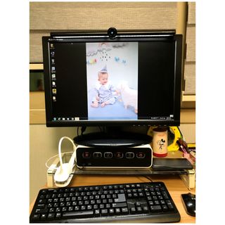 TOMO GRAPHY 나 있을땐 환한 조명 나 없을땐 확실한 살균 ★ DESK LIGHT & STERILIZER [ON] ★ — 5점을 준 리뷰어가 2022년 1월 올린 사용 사진