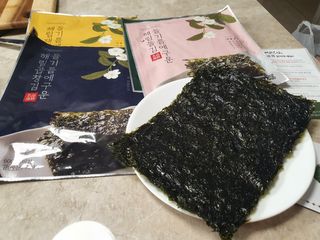 [해림맛김] 들기름에 구운 바삭바삭 김 4종 세트 + 1종 랜덤발송 총5개입 — 5점을 준 리뷰어가 2021년 2월 올린 사용 사진