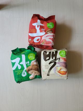 [풀무원] 자연은맛있다 정면, 백면, 홍면  세트 — 4.5점을 준 리뷰어가 2021년 4월 올린 사용 사진