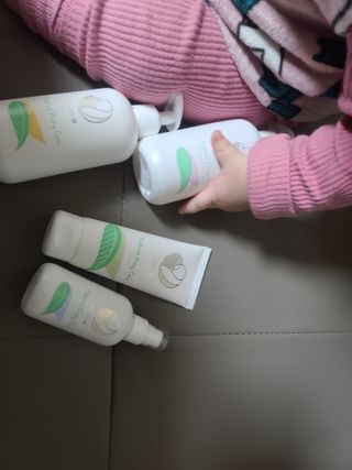 mom e 맘이 내추럴 베이비 케어 크림+바디오일 — 5점을 준 리뷰어가 2021년 1월 올린 사용 사진