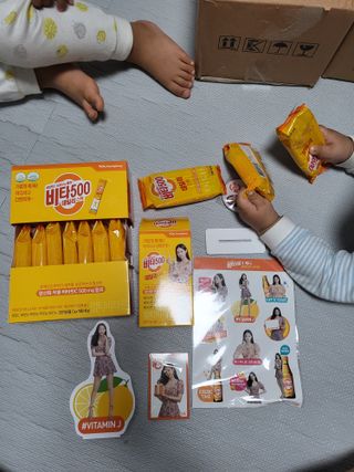[광동제약] 비타500데일리스틱70포&굿즈3종 — 5점을 준 리뷰어가 2021년 10월 올린 사용 사진