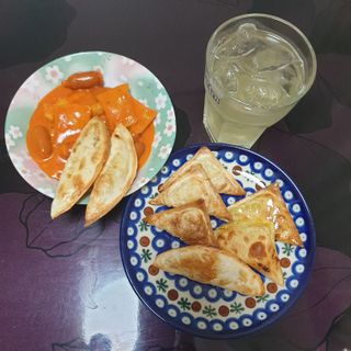 (주)성경순만두 곤약만두.콘치즈만두,삼각당면만두,당면 야끼만두,대구전통 납작만두,떡뽁이 매콤소스,달콤소스 — 4점을 준 리뷰어가 2023년 4월 올린 사용 사진