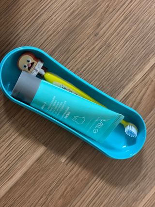 치과에서 쓰는 치약 _ 라벨제로 저불소 꼬마, 키즈, 유아, 베이비, 주니어 안전한 어린이치약 — 4점을 준 리뷰어가 2023년 2월 올린 사용 사진