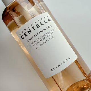 스킨1004 [SKIN1004] 마다가스카르 센텔라 라이트 클렌징 오일 200ml — 5점을 준 리뷰어가 2024년 7월 올린 사용 사진