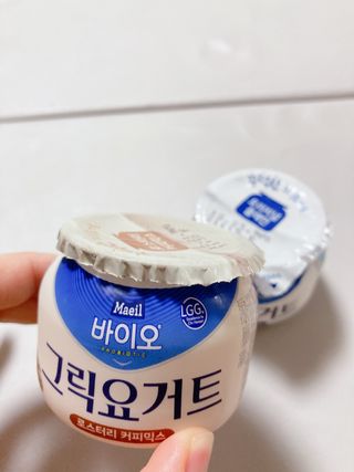 매일바이오 그릭요거트 오리지널 플레인 4개, 로스터리 커피믹스 4개 — 4점을 준 리뷰어가 2021년 12월 올린 사용 사진