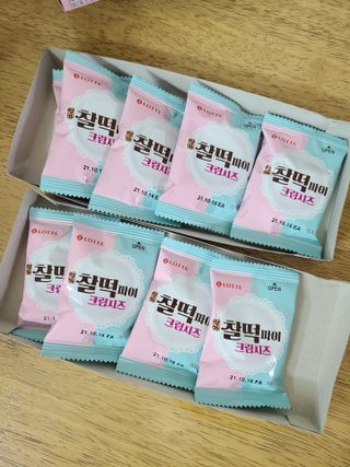 롯데제과 찰떡파이 크림치즈 — 5점을 준 리뷰어가 2021년 6월 올린 사용 사진