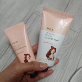 파시 FASCY 高保湿ハンドクリーム40ml+80ml セット — 4점을 준 리뷰어가 2021년 5월 올린 사용 사진