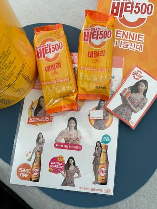 광동생활건강 [광동] 제니비타민C 비타500데일리스틱 180포+제니등신대+제니스티커 — 5점을 준 리뷰어가 2021년 12월 올린 사용 사진