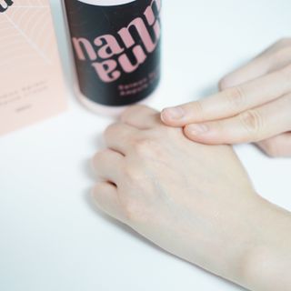 난나 살몬 스파이더 검버섯 미백 톤업 화이트닝 연어 앰플 크림 300ml 대용량 — 5점을 준 리뷰어가 2022년 11월 올린 사용 사진