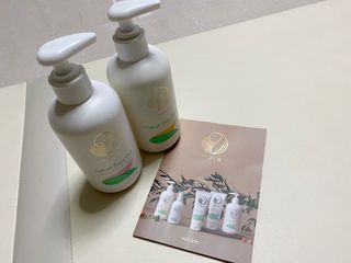 mom e 맘이 내추럴 베이비 케어 샴푸앤바스+로션 — 4점을 준 리뷰어가 2021년 1월 올린 사용 사진