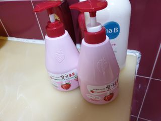 [과일나라] 피부가 마시는 딸기우유 바디클렌저&바디로션 — 5점을 준 리뷰어가 2022년 9월 올린 사용 사진