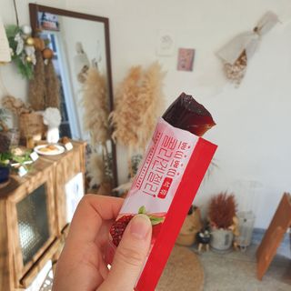 헬스업_쁘띠쁘띠석류콜라겐젤리_20g x 14포 — 5점을 준 리뷰어가 2021년 2월 올린 사용 사진