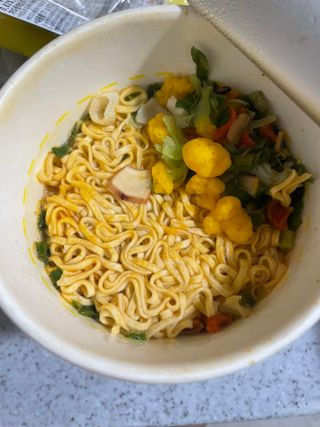 NISSIN 닛신 컵누들  4종 - 씨푸드오리지날, 씨푸드 스파이시, 씨푸드 커리, 씨푸드 XO소스 — 5점을 준 리뷰어가 2022년 2월 올린 사용 사진
