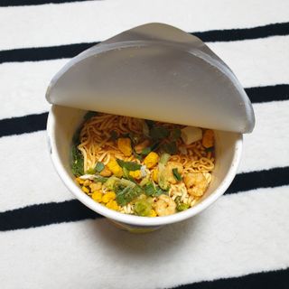 NISSIN 닛신 컵누들  4종 - 씨푸드오리지날, 씨푸드 스파이시, 씨푸드 커리, 씨푸드 XO소스 — 4점을 준 리뷰어가 2022년 2월 올린 사용 사진
