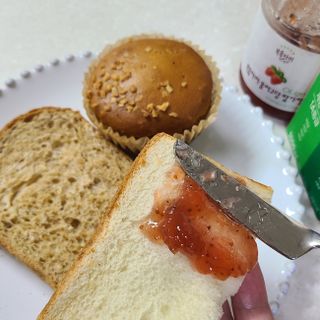 롯데제과 Vbread 포카치아식빵1개 + 미니식빵 1개 + 머핀 2개 세트 — 5점을 준 리뷰어가 2021년 9월 올린 사용 사진