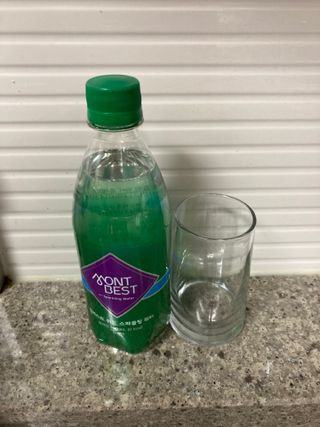 몽베스트 Montbest with Sparkling water Plain 20병 — 5점을 준 리뷰어가 2022년 8월 올린 사용 사진