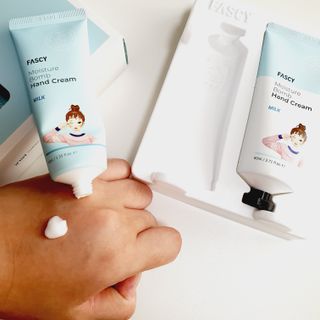 파시 FASCY 高保湿ハンドクリーム40ml+80ml セット — 5점을 준 리뷰어가 2021년 7월 올린 사용 사진