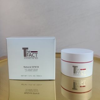 The Fact 더 팩트 내추럴 에스에프엔 에이틴 시니어 크림 — 4점을 준 리뷰어가 2021년 3월 올린 사용 사진