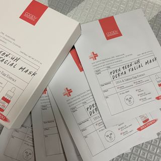 쿠피 피디알엔 연어 더마 페이셜 마스크 — 4.5점을 준 리뷰어가 2022년 1월 올린 사용 사진