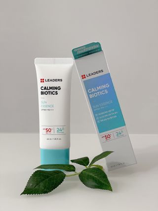 리더스코스메틱 리더스 카밍 바이오틱스 선 에센스 SPF 50+ PA++++ — 4.5점을 준 리뷰어가 2022년 7월 올린 사용 사진