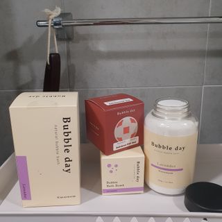 버블데이 아로마/과일 거품 입욕제 — 5점을 준 리뷰어가 2021년 7월 올린 사용 사진