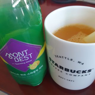 몽베스트 Montbest with Sparkling water Lemon OR Lime 20병(랜덤) — 5점을 준 리뷰어가 2021년 10월 올린 사용 사진