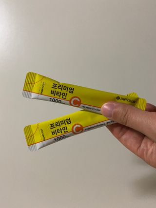 서울약사신협 프리미엄 비타민C 1,000mg_2.5g x 50포 — 5점을 준 리뷰어가 2021년 9월 올린 사용 사진