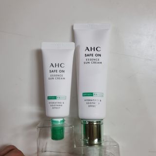 [AHC] 세이프온 에센스 선크림 올리브영 스페셜 증정 기획세트 — 5점을 준 리뷰어가 2022년 6월 올린 사용 사진