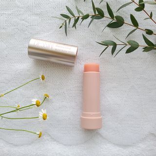바르는뷰티 데생멀티밤 식물유래성분 97 저분자콜라겐 피부수분 미백 주름개선 멀티밤스틱 — 4.5점을 준 리뷰어가 2021년 11월 올린 사용 사진