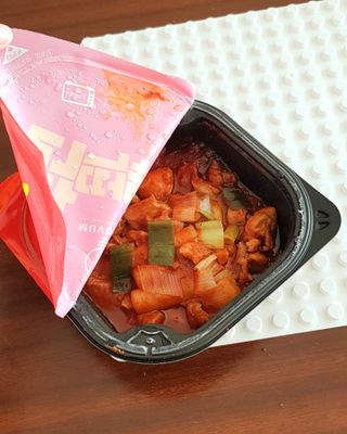 한성기업 무볼레 닭떡볶이+해물떡볶이 2종 세트 — 5점을 준 리뷰어가 2021년 10월 올린 사용 사진