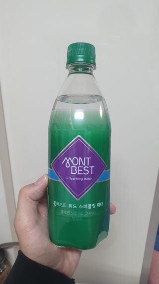 몽베스트 Montbest with Sparkling water Plain 20병 — 5점을 준 리뷰어가 2021년 11월 올린 사용 사진
