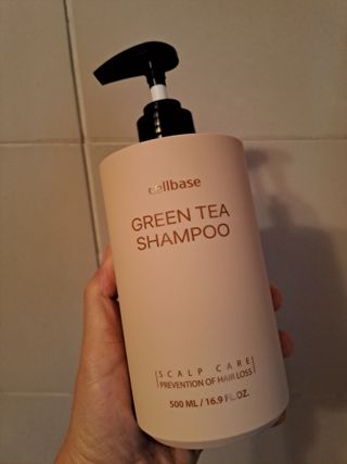 프리마인 더이상 뻣뻣하고 효과없는 탈모샴푸는 NO. 근본부터 케어하는 셀베이스 그린티샴푸(500ml) — 5점을 준 리뷰어가 2023년 5월 올린 사용 사진
