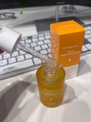 체르엠 스템앤셀 비타민 브라이트닝 에센스 30ml 1개 — 4점을 준 리뷰어가 2022년 4월 올린 사용 사진