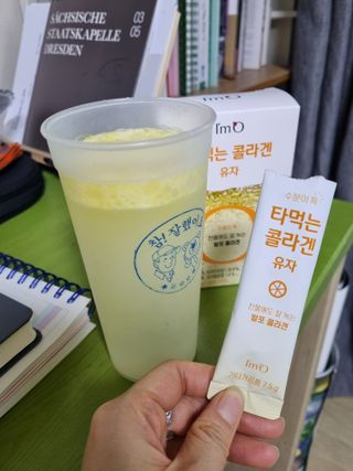 [음료수 대신 가능!]  빠르게 흡수되는 아임오 타먹는 콜라겐 1박스 — 5점을 준 리뷰어가 2023년 4월 올린 사용 사진